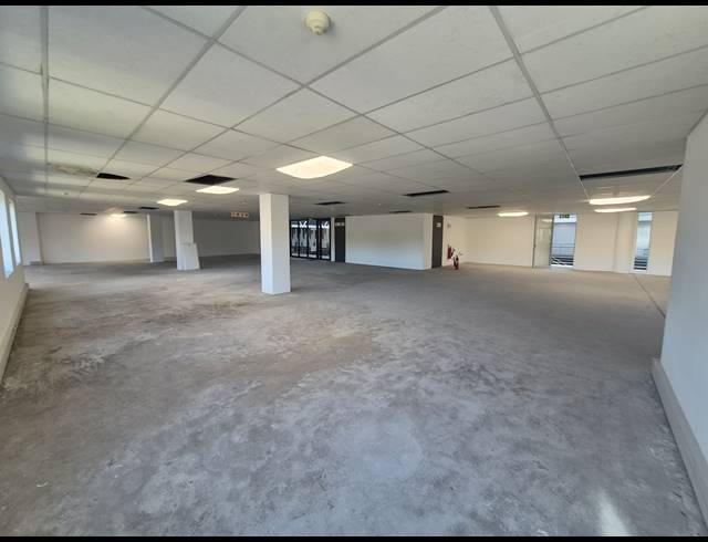 877M² OFFICE TO LET IN WOODMEAD